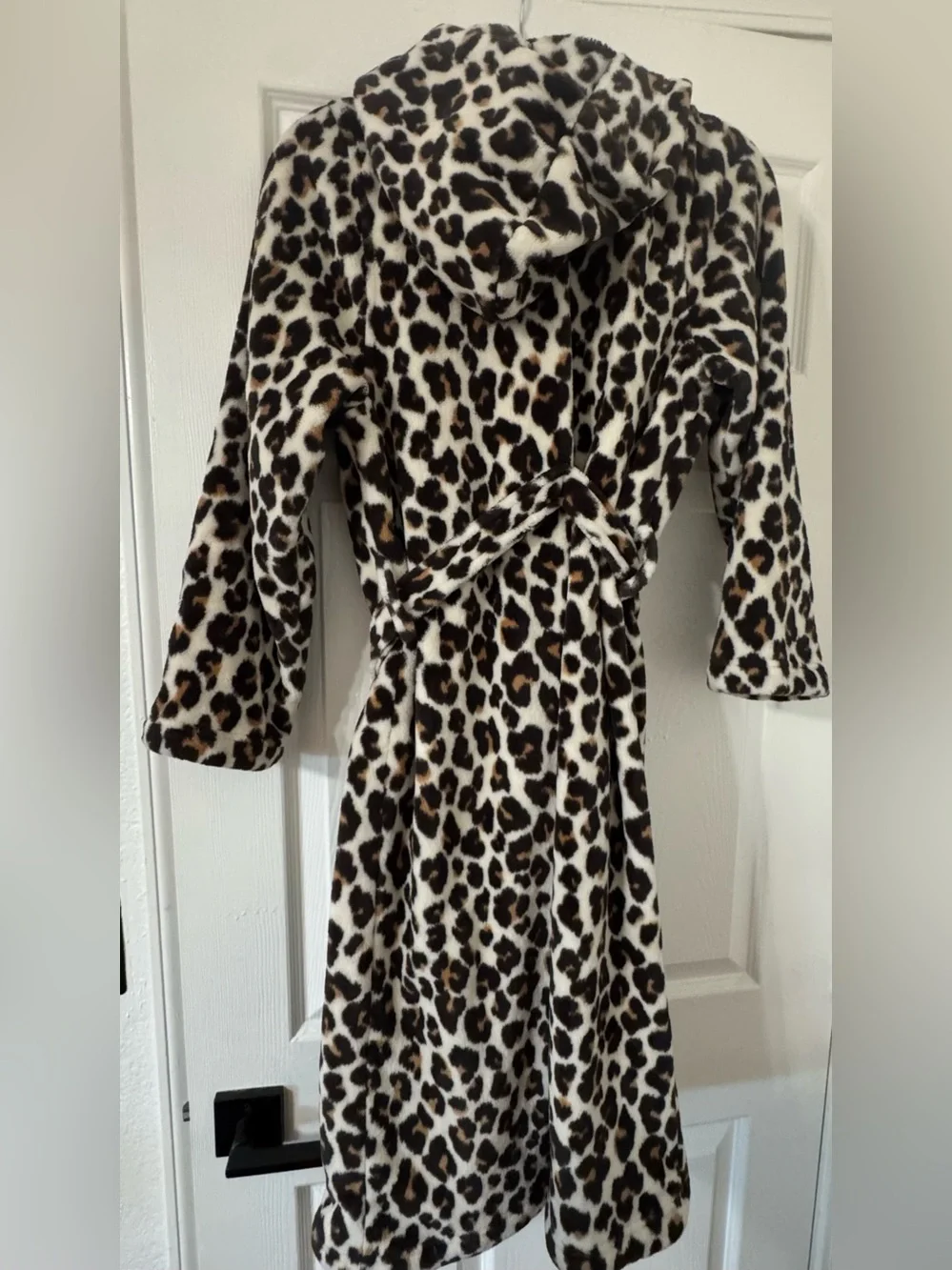 Tucker + Tate Leopard Print Fleece Robe & Pajama Pants - White, Black, Brown